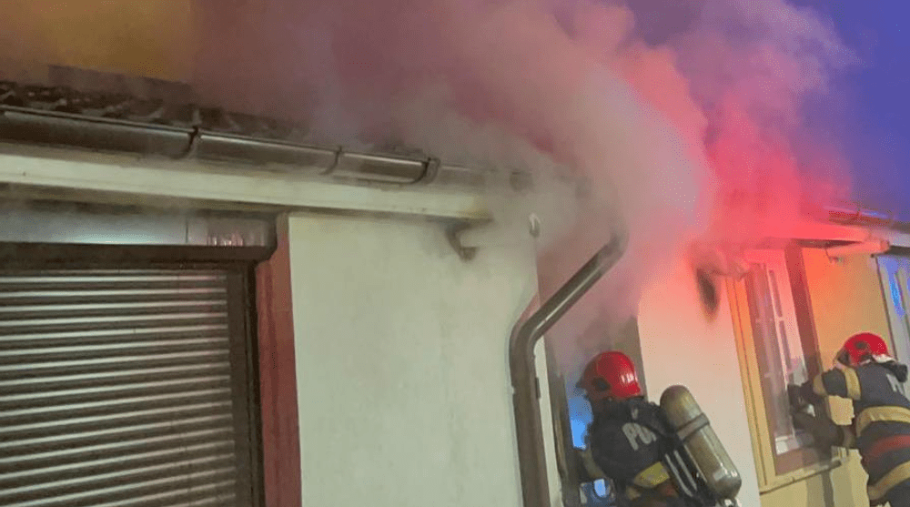 A lucrat cu combustibil lângă aragaz și i-a luat foc apartamentul VIDEO