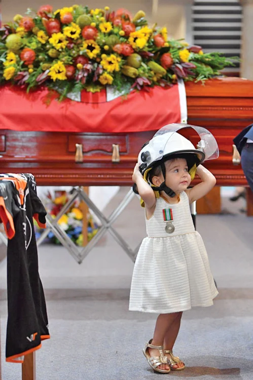 Micuța Charlotte,  la funeraliile tatălui 