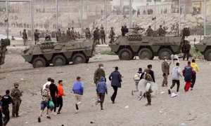 Migranţi Maroc enclava spaniolă Ceuta - 18 mai 2021 / FOTO EPA - EFE
