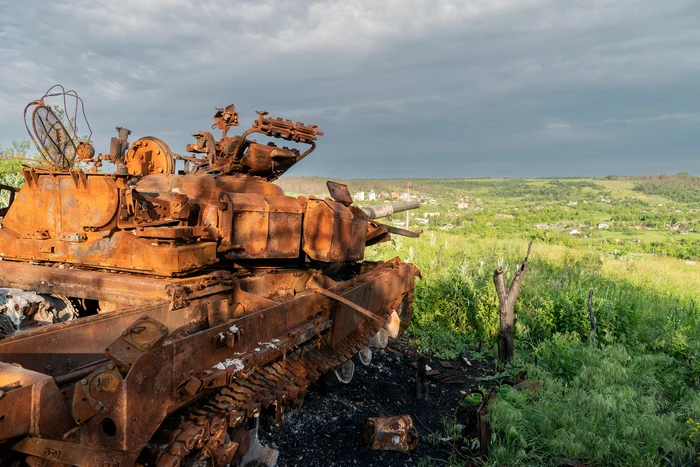 Tanc rusesc distrus în Ucraina FOTO Profimedia