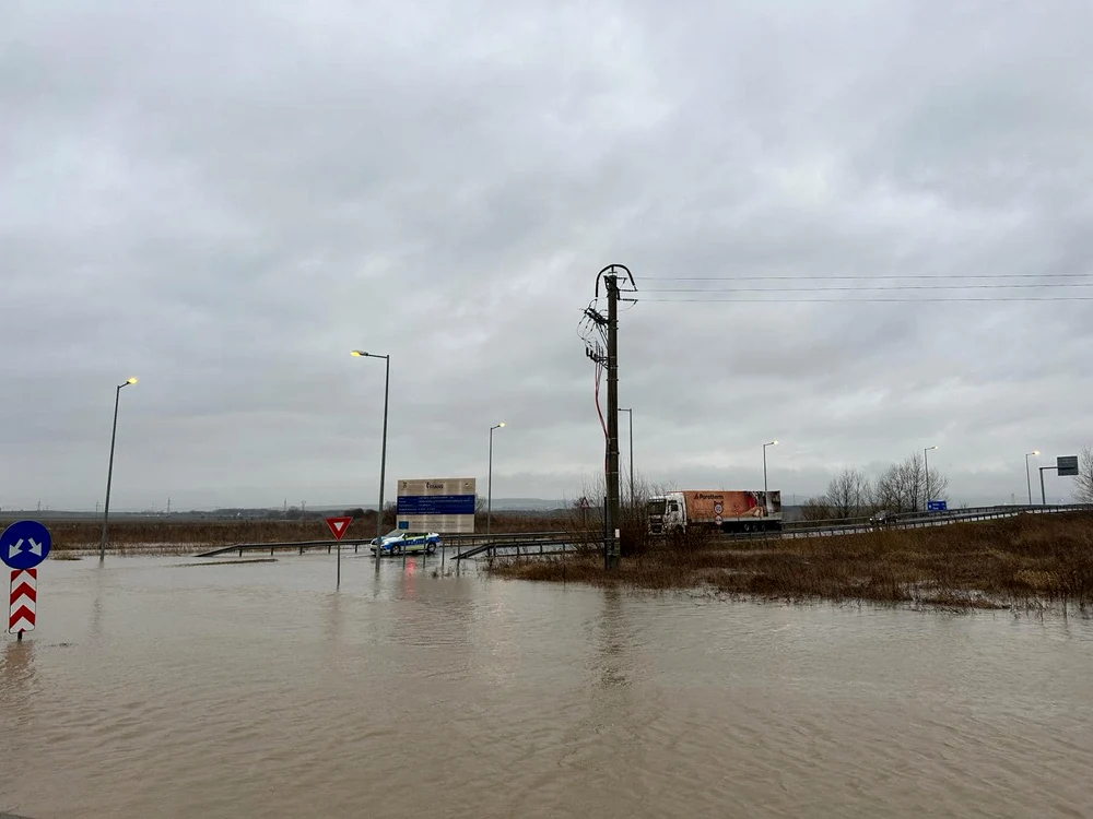 Hidrologii au emis un Cod galben și portocaliu de inundații/FOTO: Prefectura Hunedoara