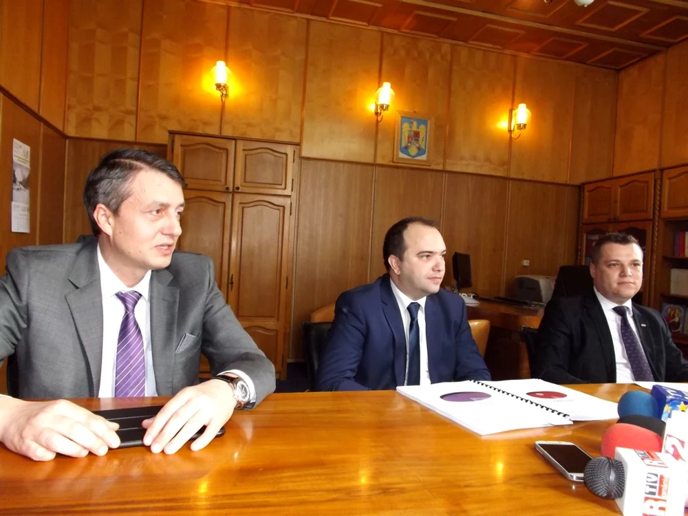 Judecătorul Norel Popescu (FOTO stânga), Ion Sima (centru) şi Cristinel Zaharia FOTO Corina Macavei