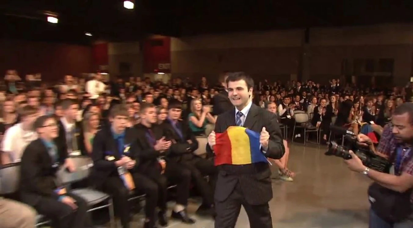 Ionuţ Budişteanu, în momentul în care a aflat că câştigat premiul cel mare FOTO Intel/Captură Youtube