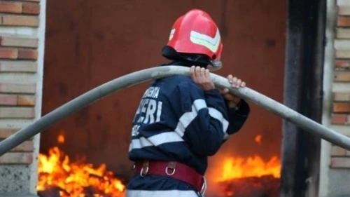 Incendiul s-a produs într-un bloc de pe strada Poenari