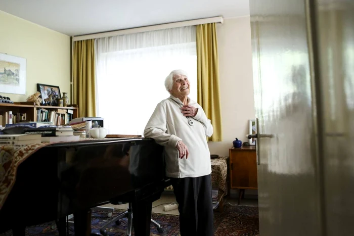 La 102 ani, Ingeborg Rapoport va deveni cel mai bătrân om din lume care primeşte titlul de doctor.   FOTO „The Wall Street Journal”