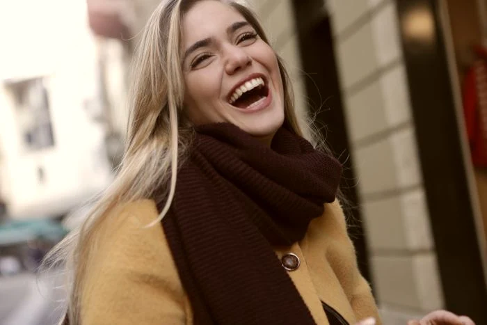 1 doamnacarezambestesieimbracatagros jpg jpeg