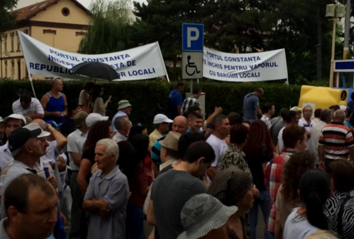 Protest Constanta Radu Mazăre Nicuşor Constantinescu FOTO Mariana Iancu