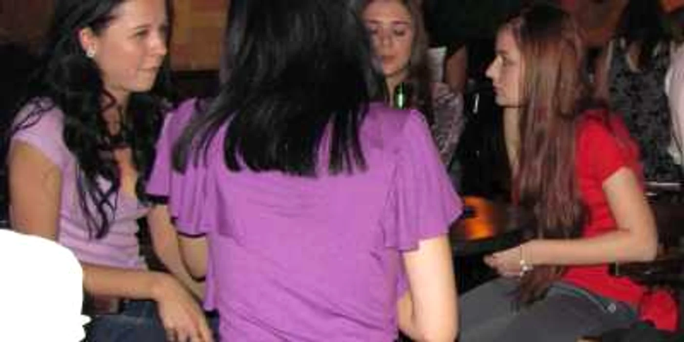 Pub-urile şi cafenele sunt deschise în week- end