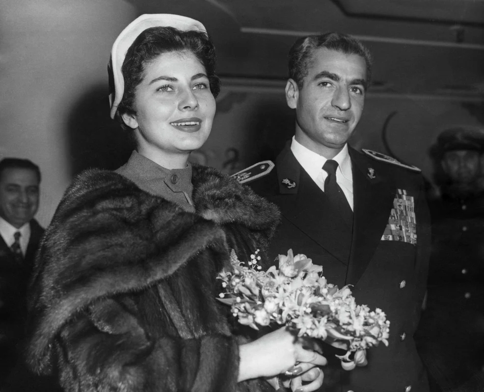 Regina Soraya a Iranului alături de soțul ei, Șahul Iranului