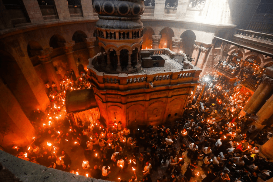 Ceremonia Pogorârii Luminii Sfinte, la Biserica Sfântului Mormânt din Ierusalim LIVE VIDEO