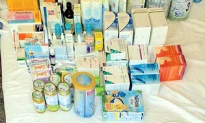 Au luat cu ei  toată farmacia jpeg