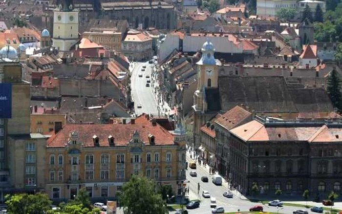 Centrul Braşovului ar putea deveni pietonal în următorii ani. FOTO:Adevărul