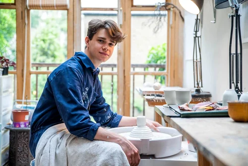 Samuel Chatto, nepotul Prințesei Margret, s-a apucat de olărit. FOTO: Instagram