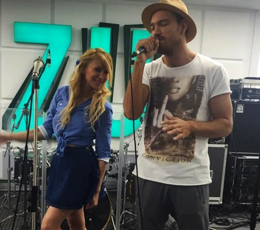 
    Lora şi Peter Pop au colaborat la piesa "Singuri în doi"foto: arhiva personală  