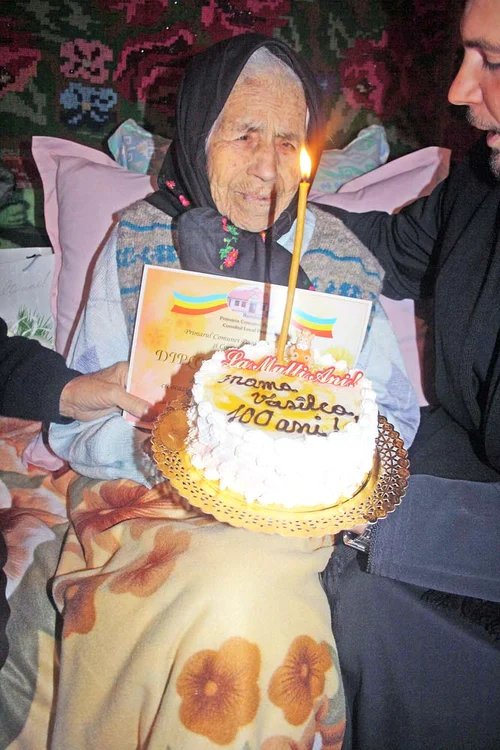 
    Vasîlca Marin spune,  amuzată, că a descoperit  secretul longevităţiiFoto: Andrei Balaban  