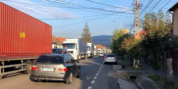 trafic blocat comuna baciu foto stiri de cluj