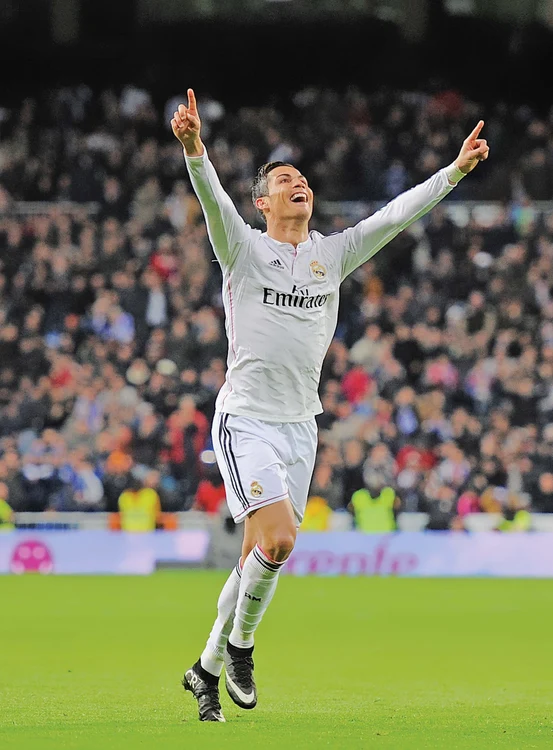 
    Portughezul Cristiano Ronaldo  este favorit  la Balonul de Aur  