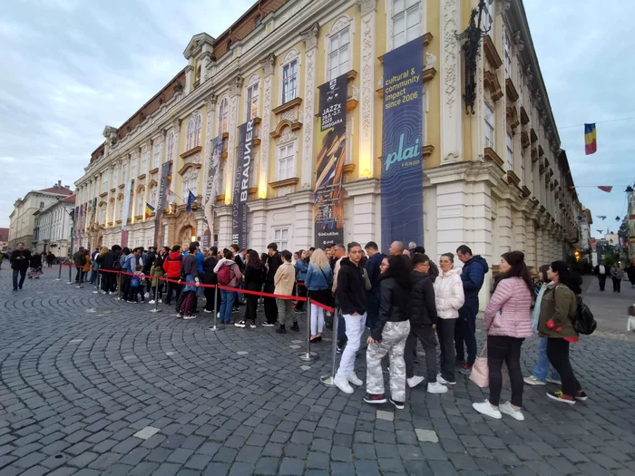 Coadă la Muzeul de Artă din Timișoara FOTO Ștefan Both