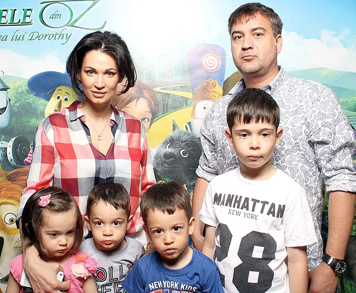 Nicoleta Luciu are două cezariene la activ