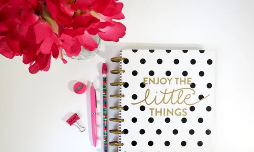 1 agenda si vaza cu flori jpg jpeg