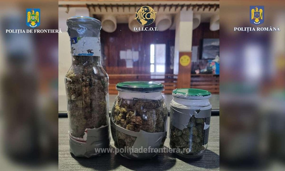 Bărbat arestat preventiv după ce a fost prins în flagrant la frontiera de Vest. Avea trei borcane cu 260 grame de droguri