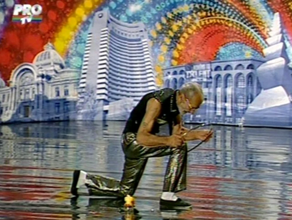 Contorsionist la 82 de ani (Foto: captură video Pro TV)