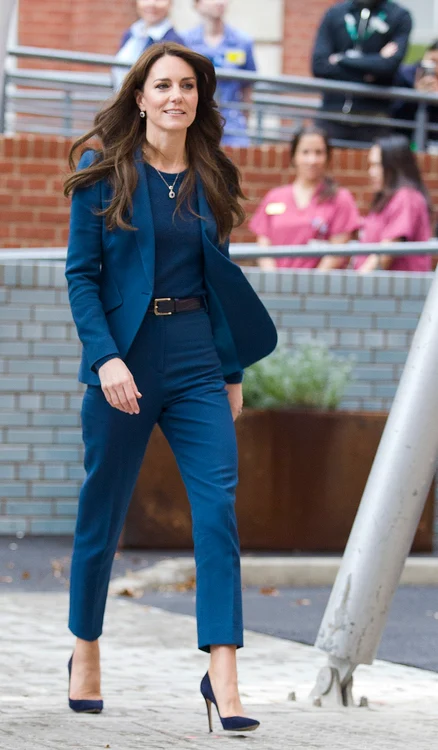 Kate Middleton, în vizită la un spital (8) jpg