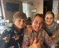 Cu doi dintre copiii lui, în casuța din America