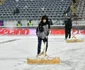 S-a muncit din greu pentru a îndepărta zăpada înainte de Gloria - FCSB. Foto Cristi Preda/gsp.ro