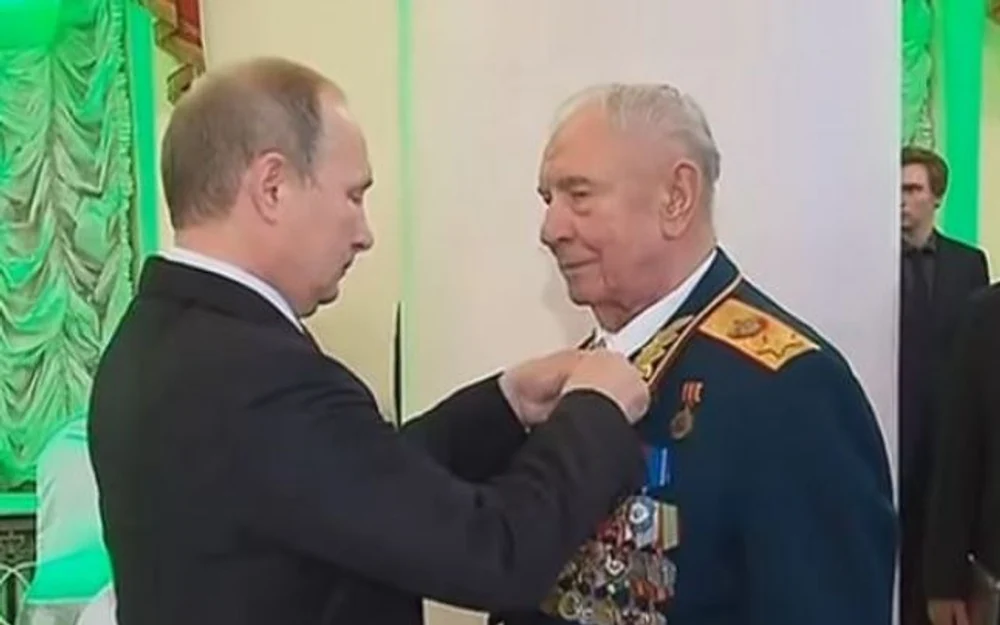 25 februarie: Ziua în care a murit ultimul mareșal al Uniunii Sovietice, unul dintre puciștii anti-Gorbaciov