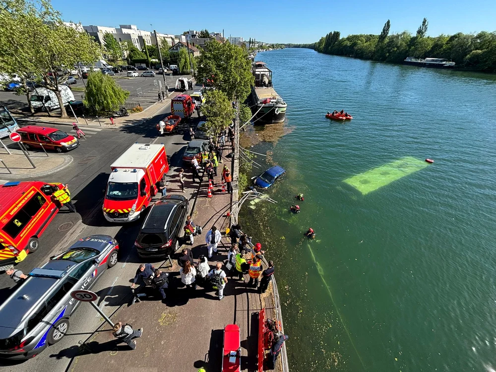 autobuz Sena Facebook Lamia Bensarsa Reda jpg