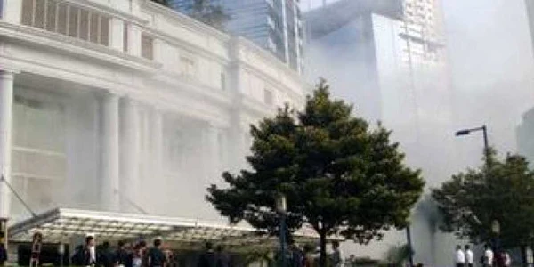 VIDEO Jakarta: Cel puţin 9 persoane au murit în explozii la două hoteluri de lux
