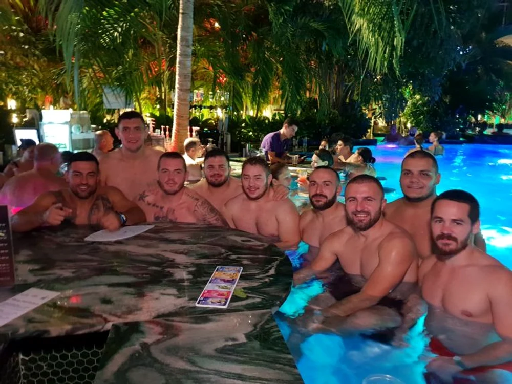 Rugbystii de la CSM Bucuresti, în piscina de la Therme