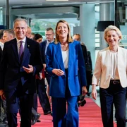 Roberta Metsola, Ursula von der leyen, premier Canada jpg