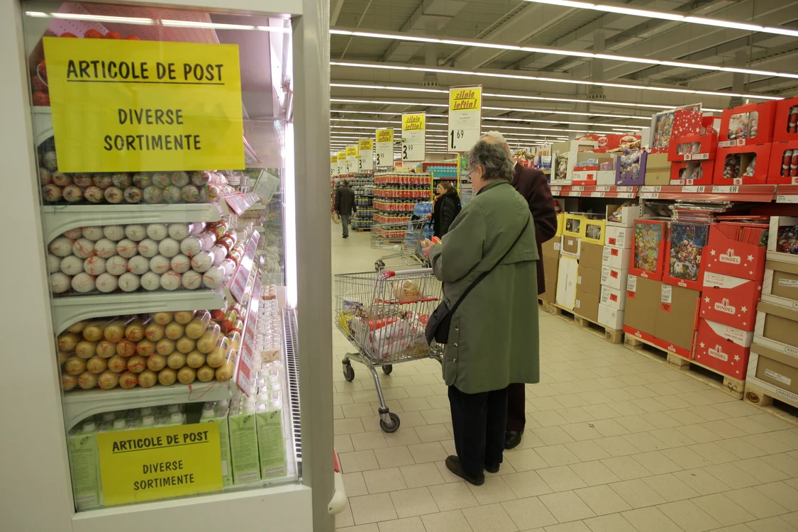 Curând, rafturile magazinelor se vor umple cu produse de post