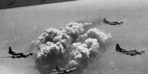 bombardament masiv al aviației anglo-americane asupra Bucureștiului
