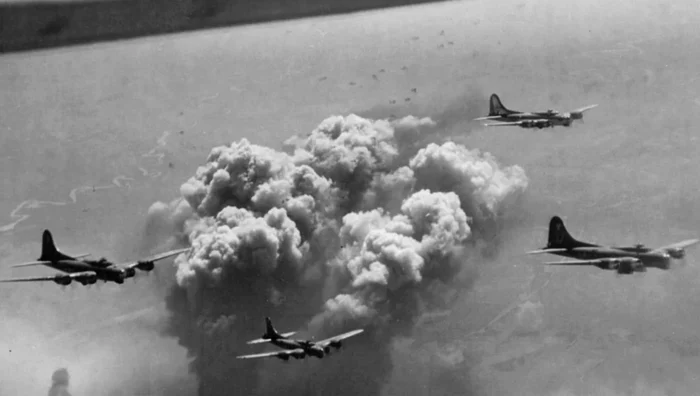 bombardament masiv al aviației anglo-americane asupra Bucureștiului