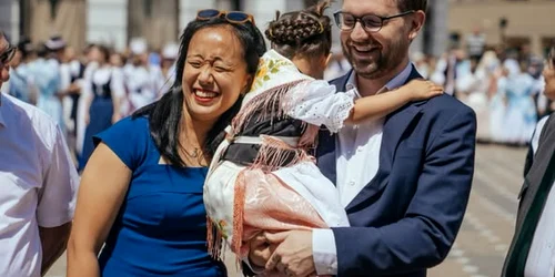 Dominic Fritz alaturi de soctie și fiica foto facebook jpg