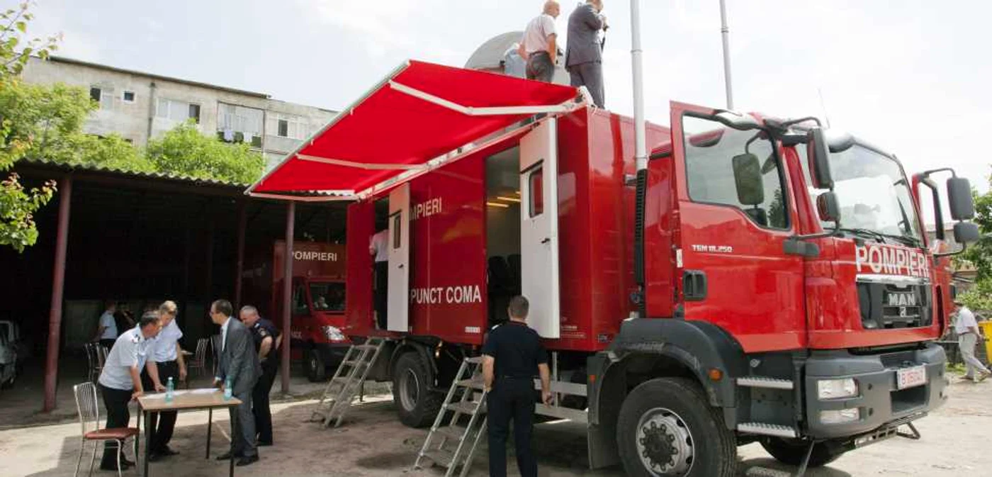 Centrul mobil de comandă va coordona intervenţiile pompierilor în mai multe judeţe din regiune