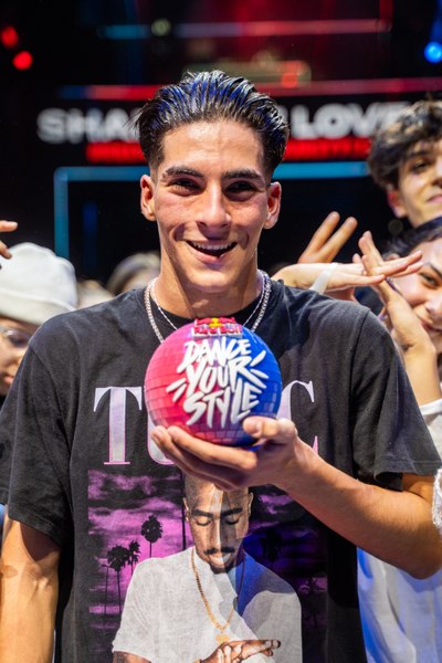 Adam Chițu a fost desemnat cel mai bun dansator de street-dance din România la Red Bull Dance Your Style