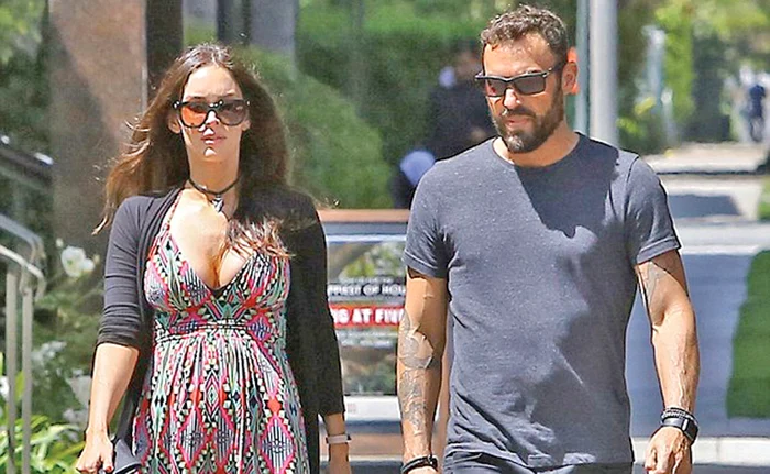 Megan Fox şi Brian Austin Green au fost văzuţi la plimbare, zilele trecute, prin cartierul select Bel-Air