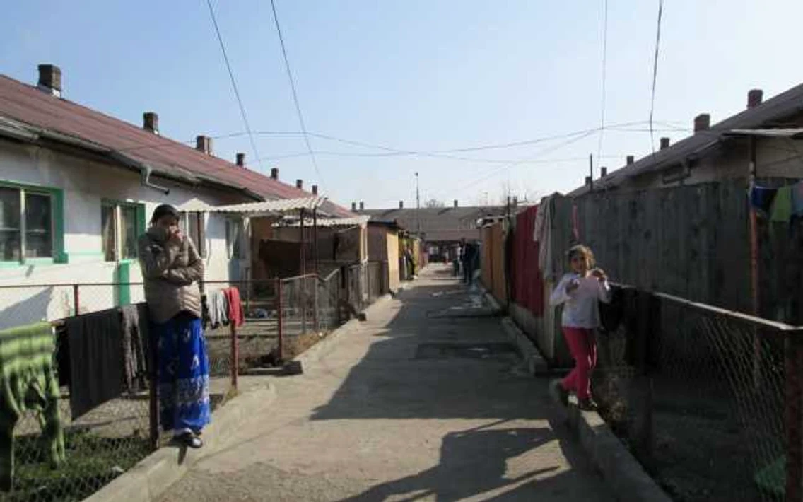 Viaţa în Colonie. La ce vizează copiii condamnaţi la o viaţă în sărăcie
