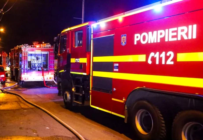 Șase persoane erau în clădire când a izbucnit incendiul FOTO ISU / Facebook