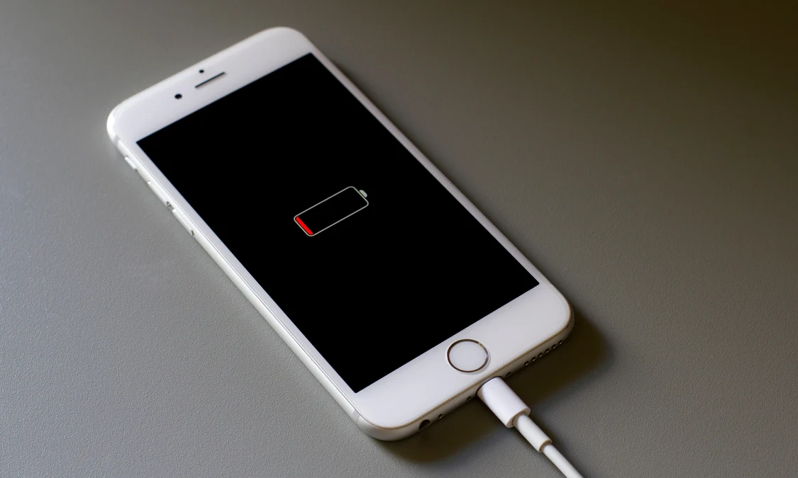 iPhone 6 la încărcat. FOTO Shutterstock