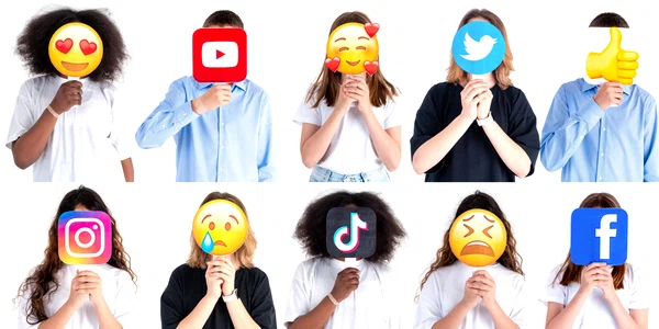 Adolescenți retele sociale 