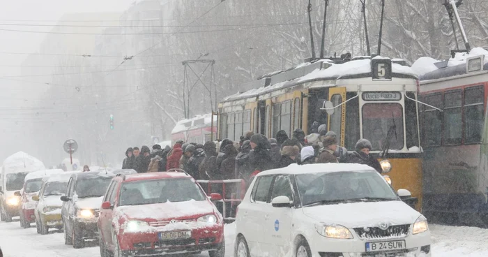 Ieşenii au făcut faţă cu greu căderilor de zăpada 