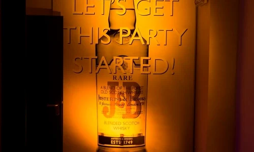 Călătorie în timp și dincolo de el cu #partyforhistory J&B ! (P) jpeg