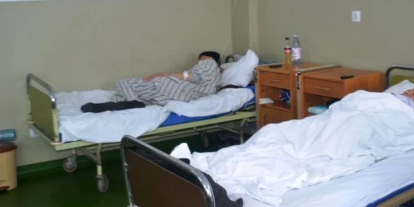 batran abandonat in spital 