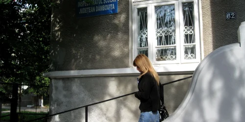 Târgovişte:  Învăţământul strânge cureaua