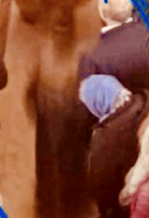 O imagine ciudata cu presupusa umbra a Sf Nectarie (2) jfif